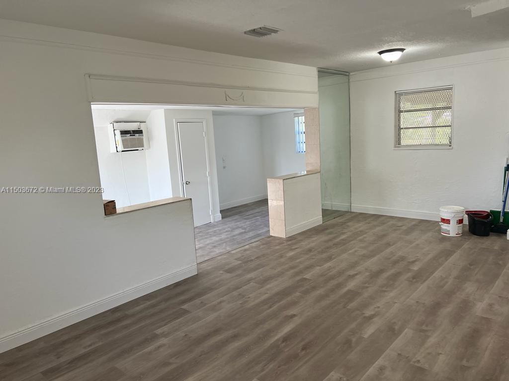 LAUDERDALE MANORS AMD PLA - Residential Lease