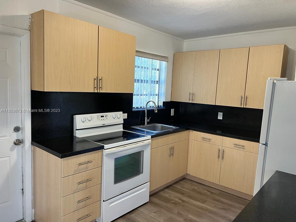 Excellent 3/1 home for rent. Near to the beach, shopping centers, schools, restaurants, downtown, and I-95 Home features a large fenced in yard, central AC, laundry room, VACANT