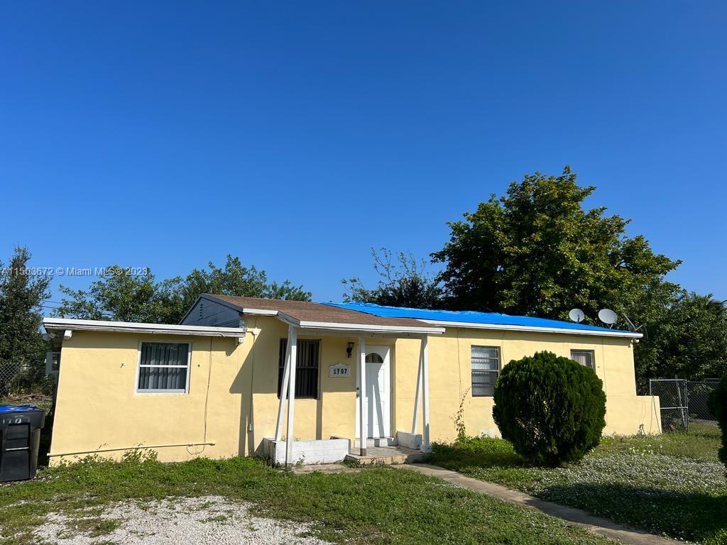 LAUDERDALE MANORS AMD PLA - Residential Lease