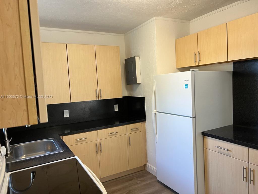 LAUDERDALE MANORS AMD PLA - Residential Lease