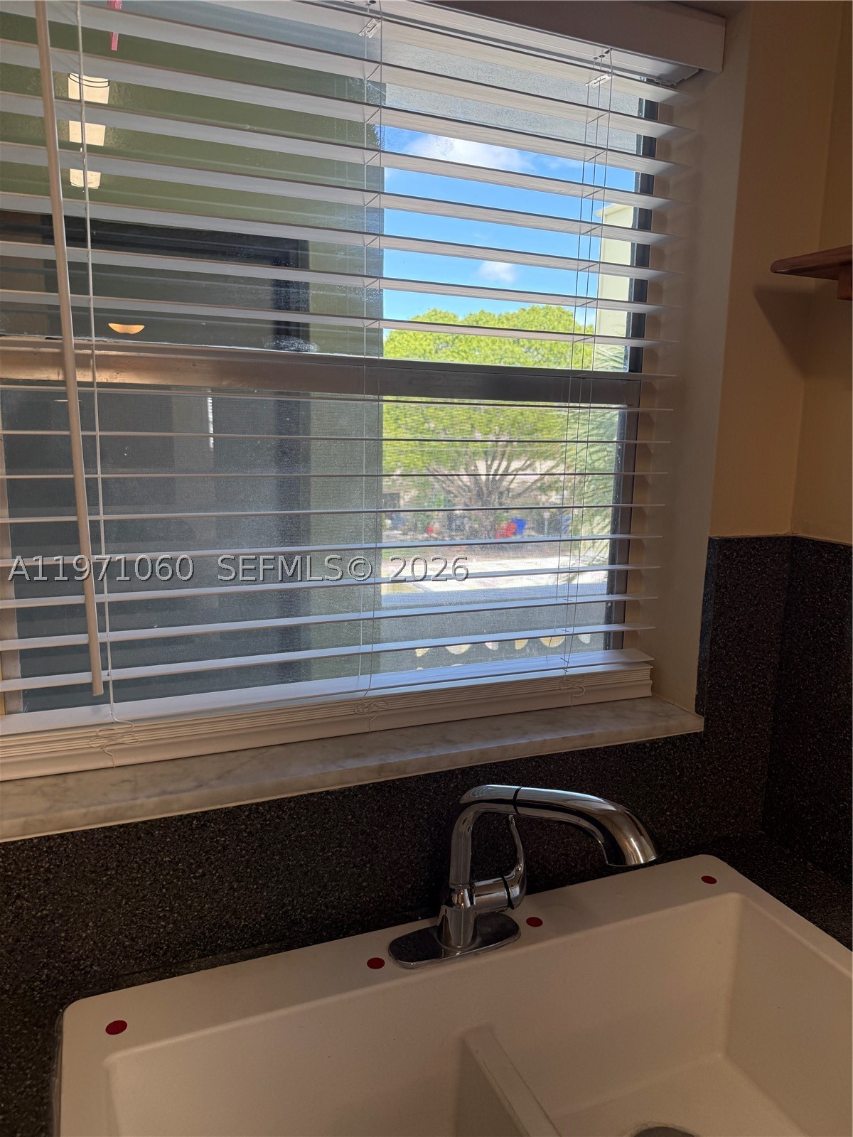 SANTA MONICA CONDOMINIUM - Residential