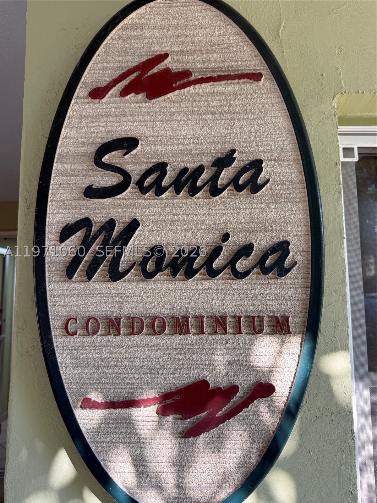 SANTA MONICA CONDOMINIUM - Residential