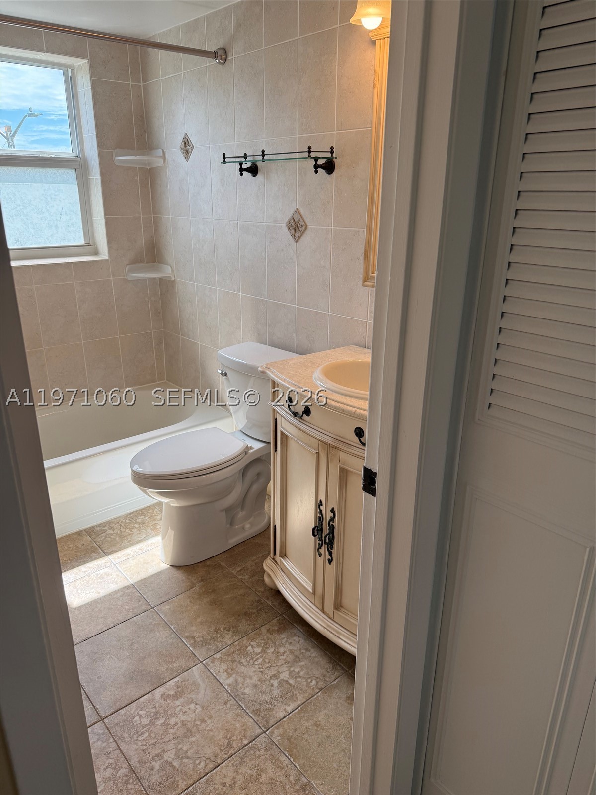 SANTA MONICA CONDOMINIUM - Residential