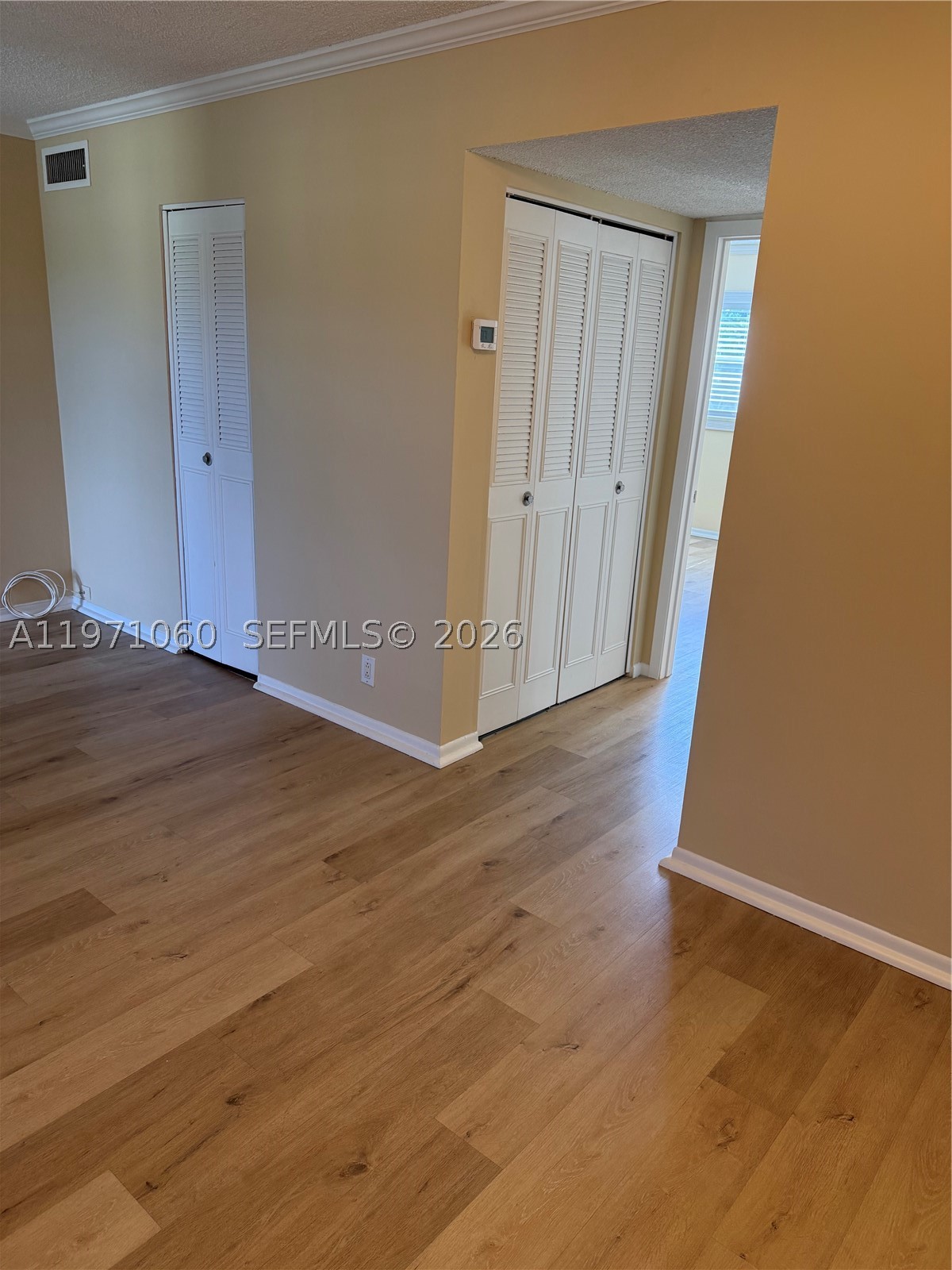 SANTA MONICA CONDOMINIUM - Residential