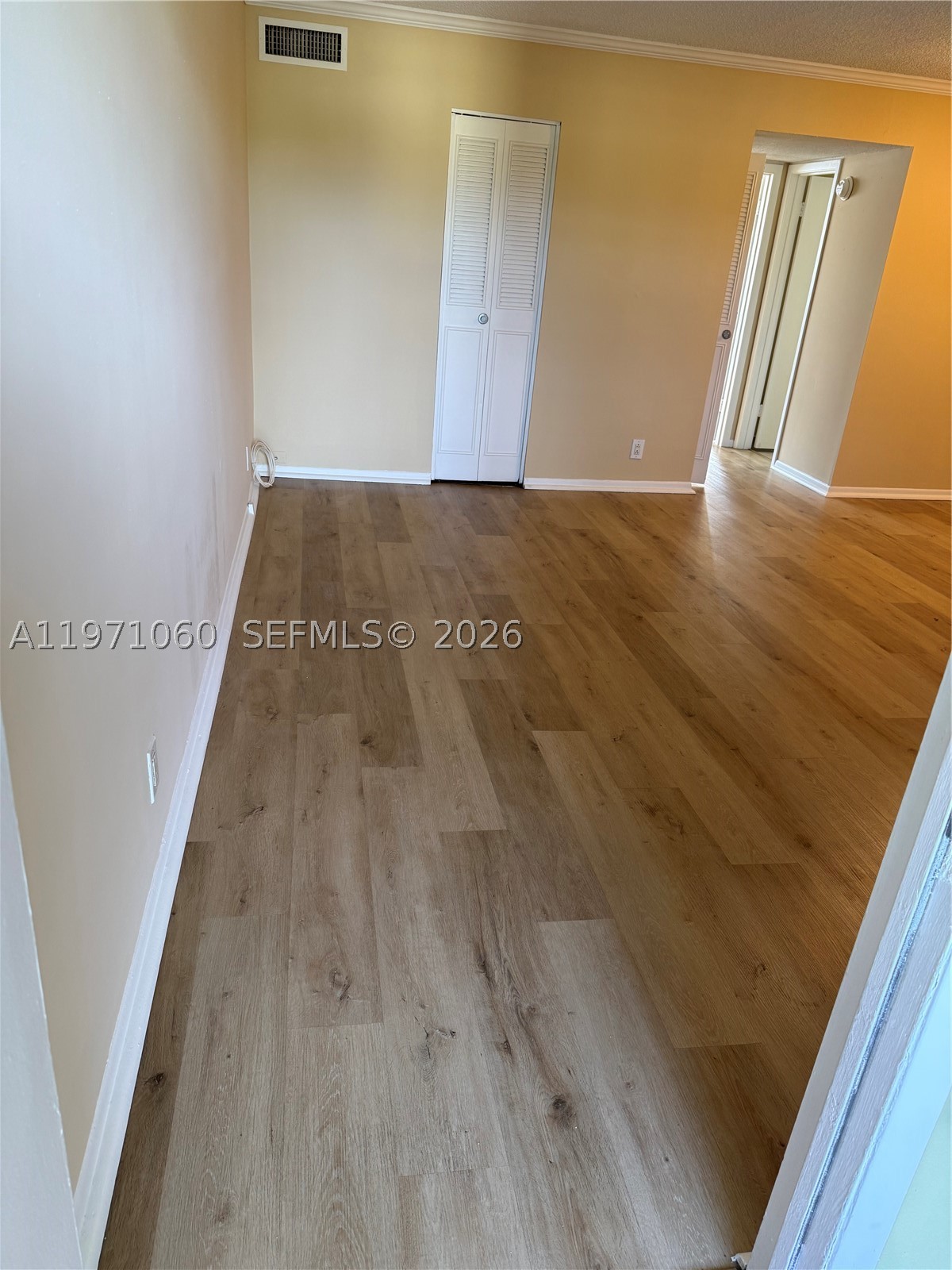 SANTA MONICA CONDOMINIUM - Residential
