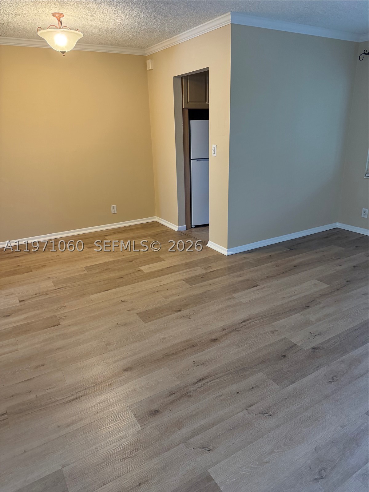 SANTA MONICA CONDOMINIUM - Residential