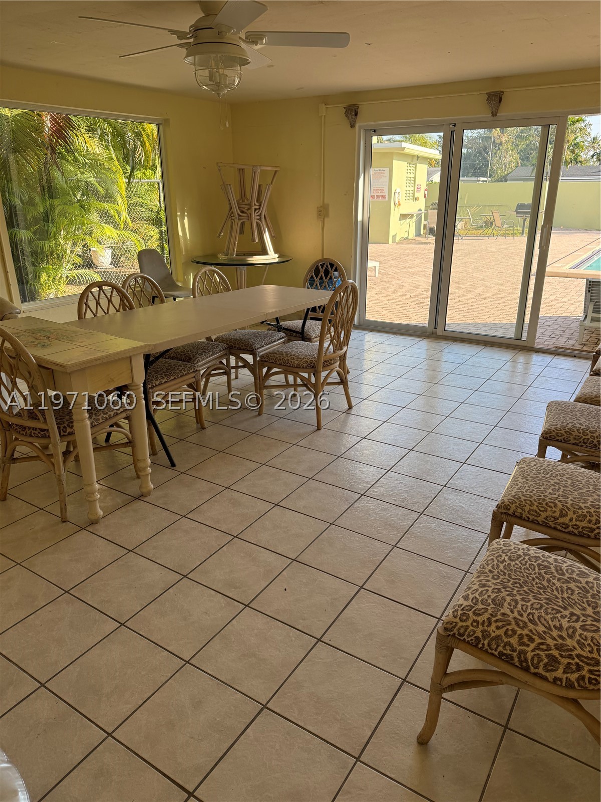 SANTA MONICA CONDOMINIUM - Residential