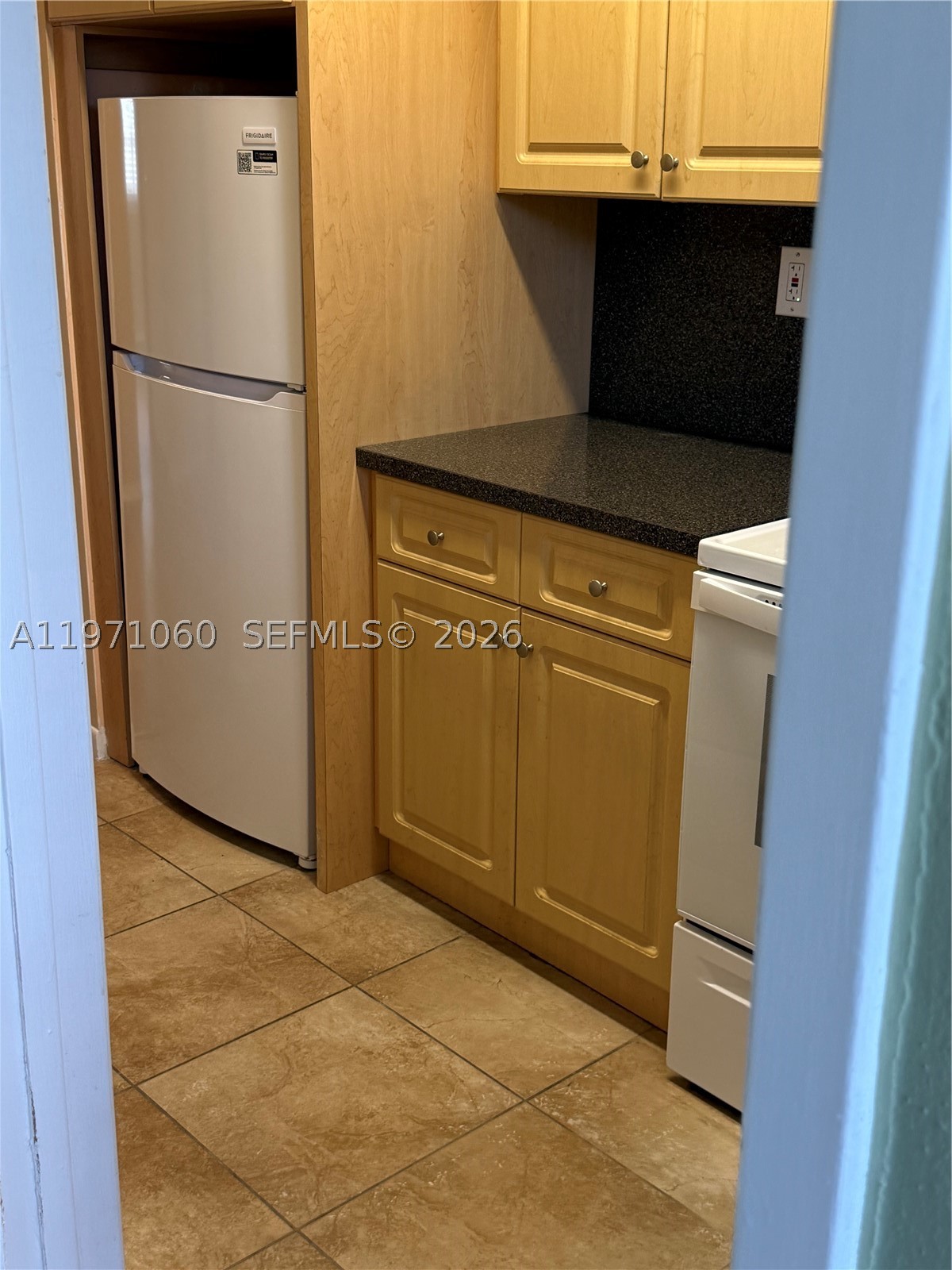 SANTA MONICA CONDOMINIUM - Residential