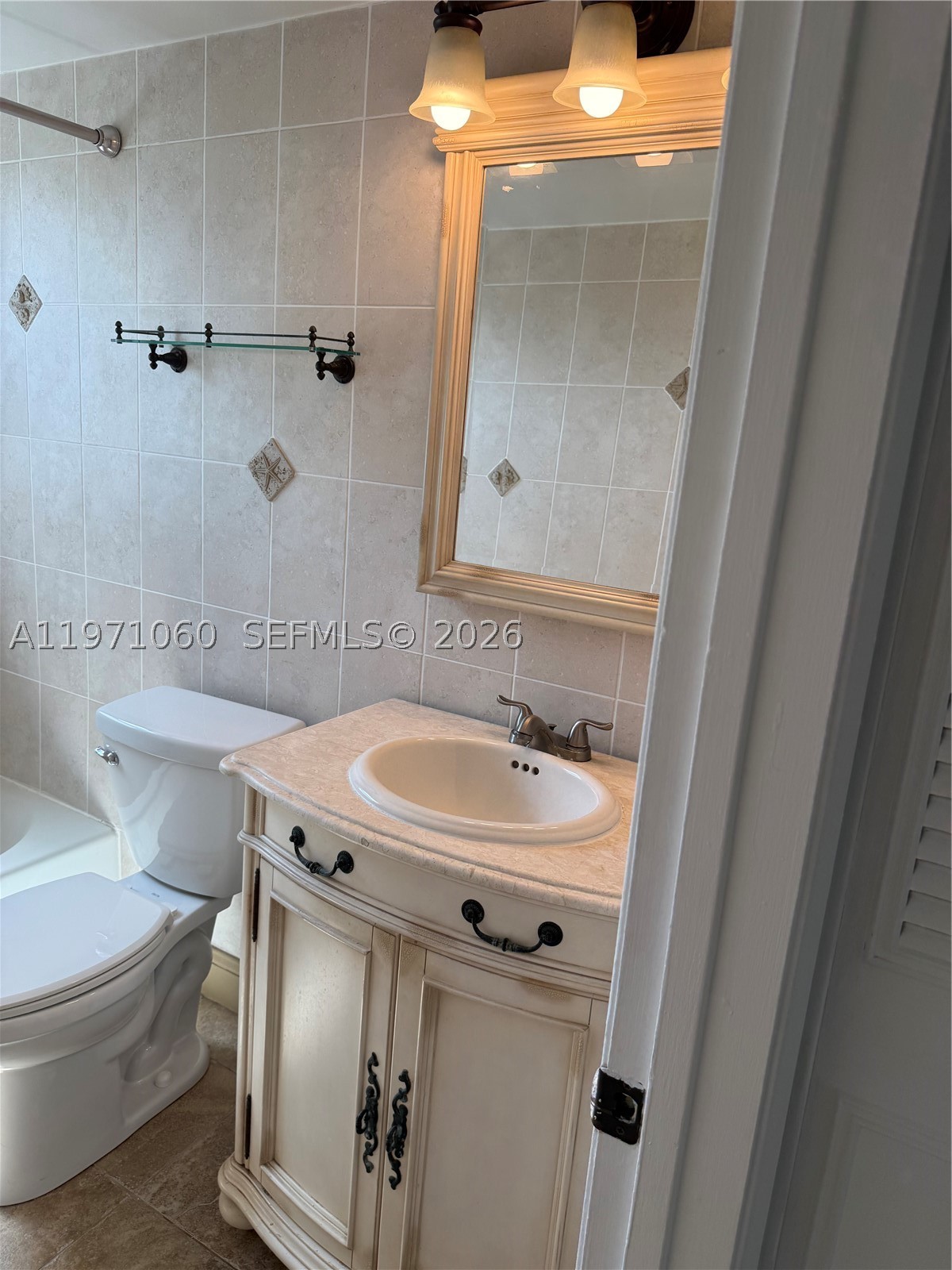 SANTA MONICA CONDOMINIUM - Residential