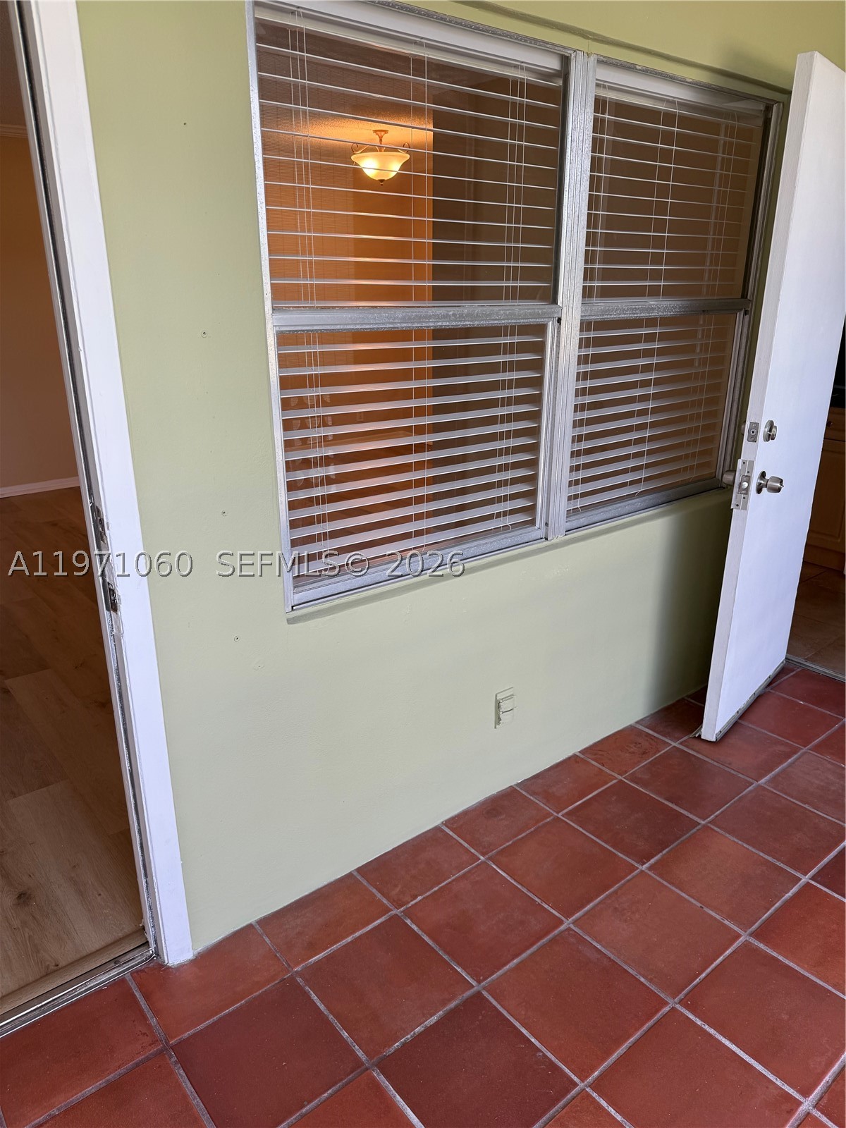 SANTA MONICA CONDOMINIUM - Residential