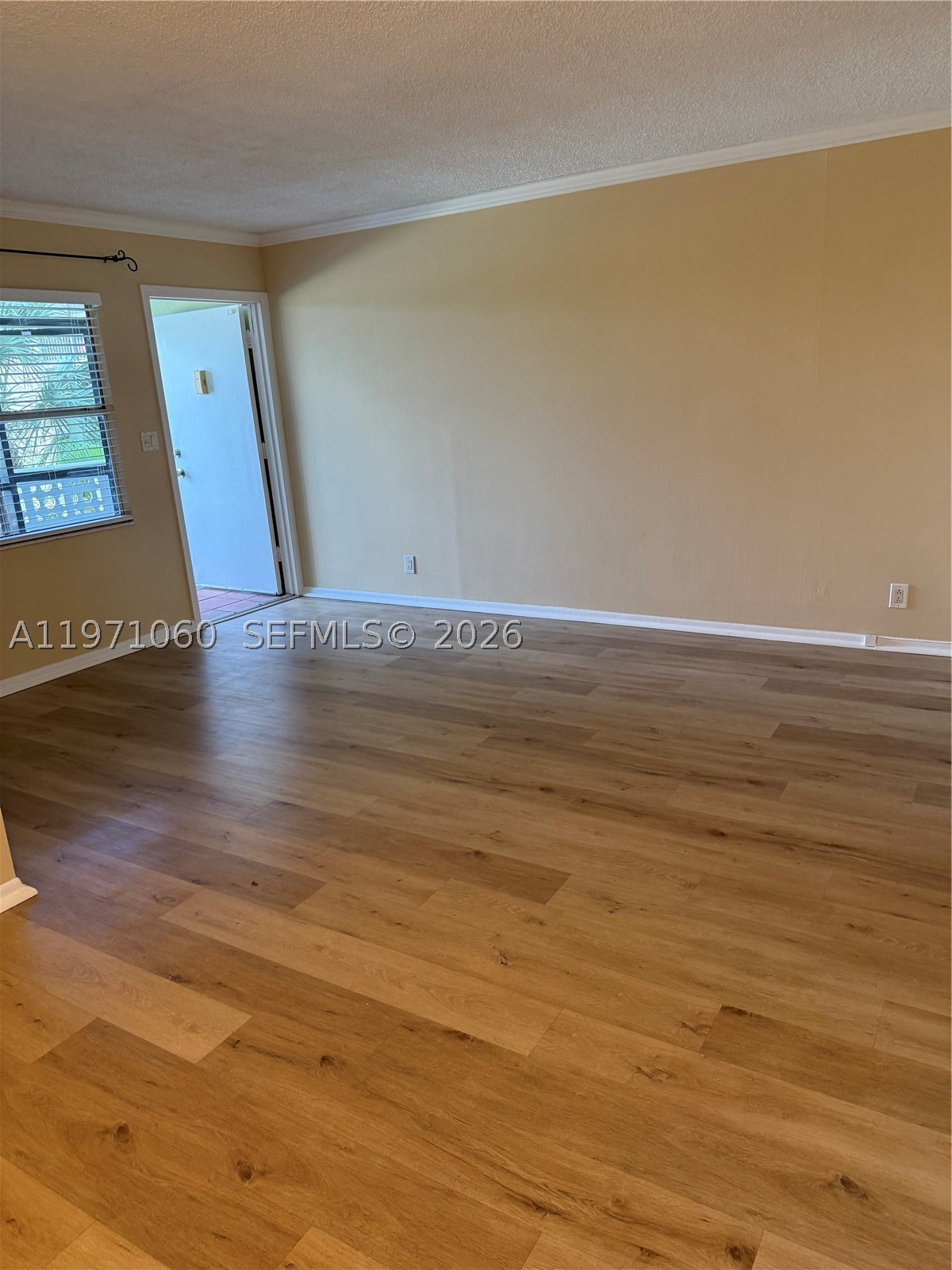 SANTA MONICA CONDOMINIUM - Residential