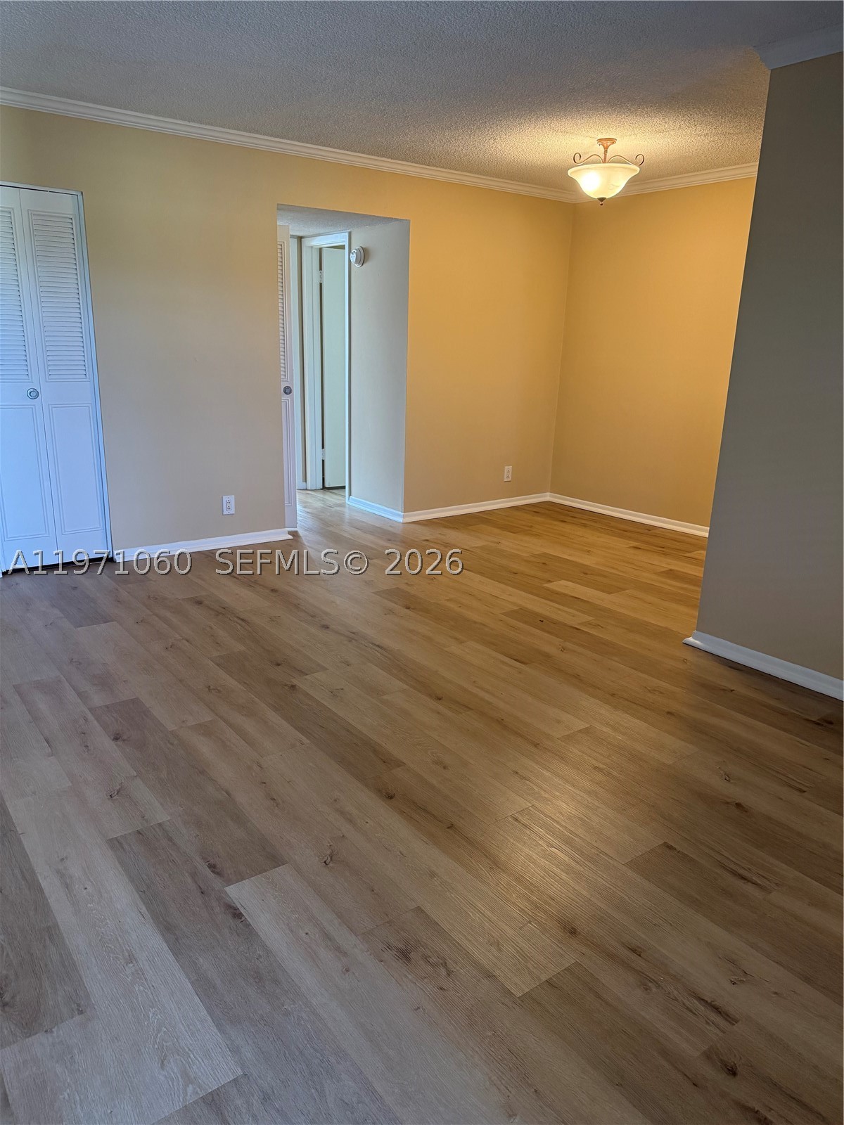 SANTA MONICA CONDOMINIUM - Residential
