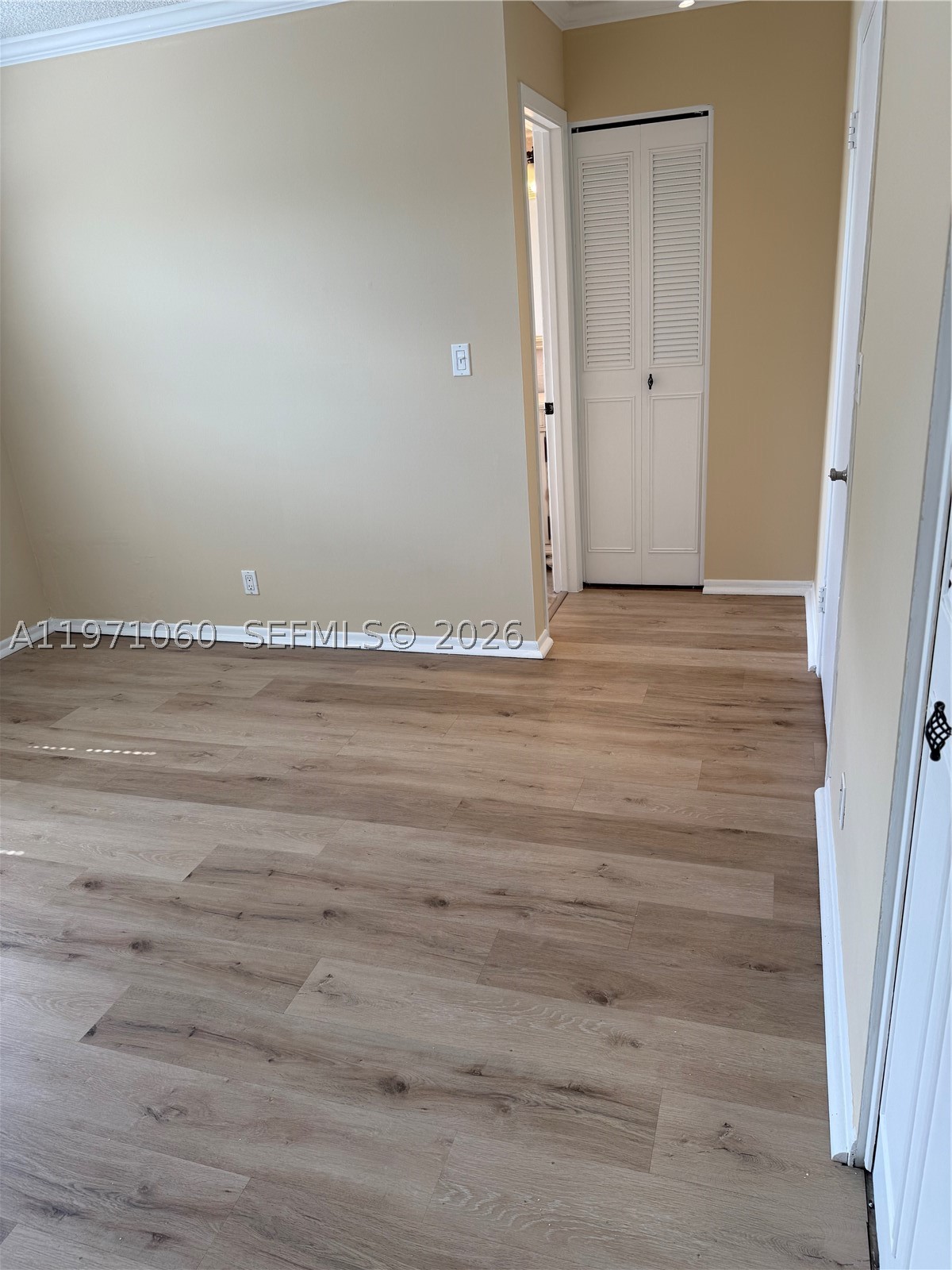 SANTA MONICA CONDOMINIUM - Residential