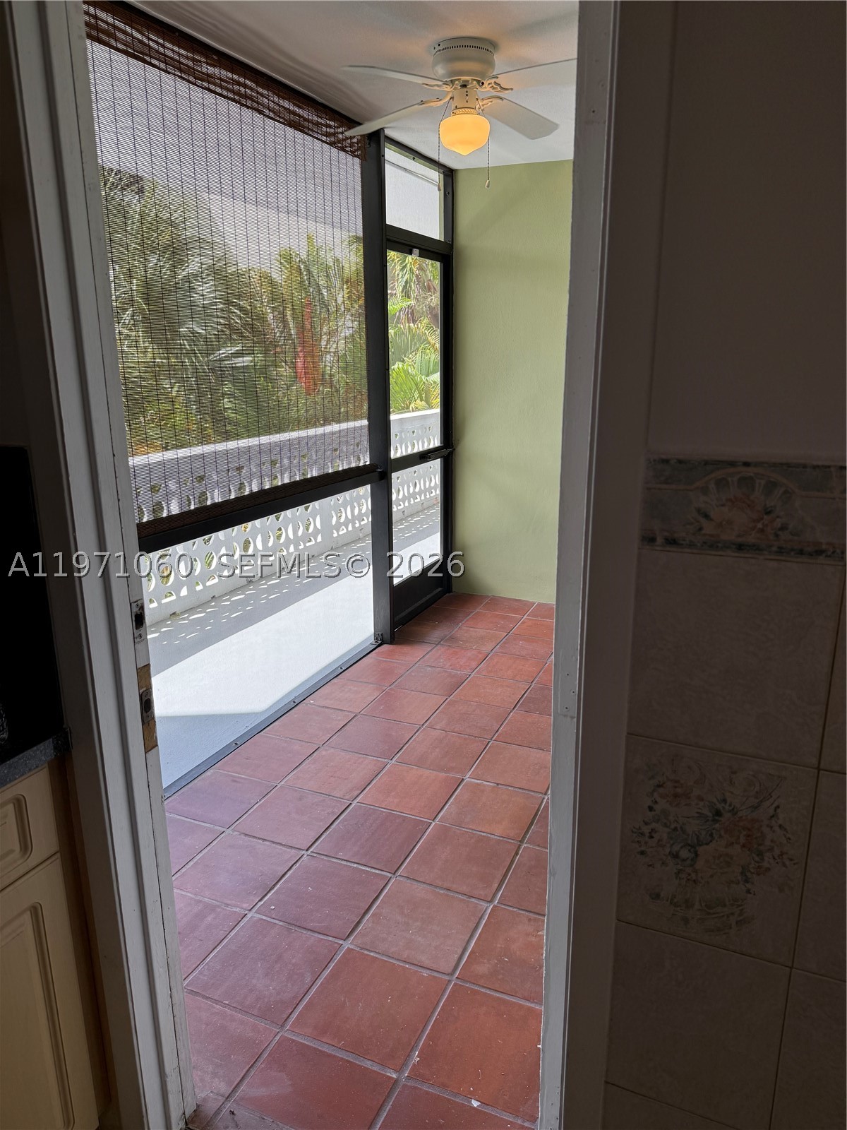 SANTA MONICA CONDOMINIUM - Residential