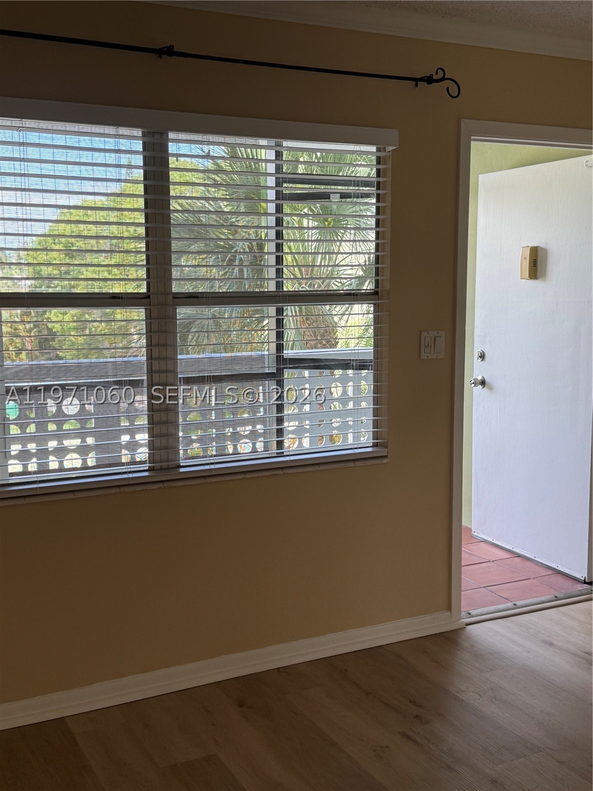 SANTA MONICA CONDOMINIUM - Residential