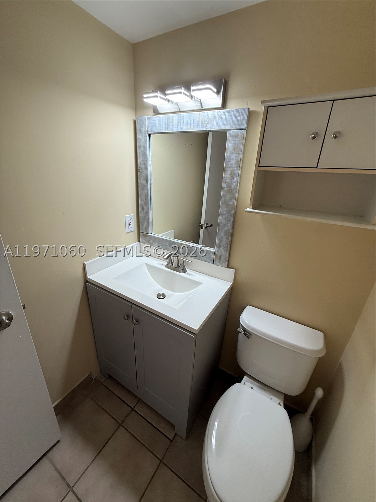 SANTA MONICA CONDOMINIUM - Residential