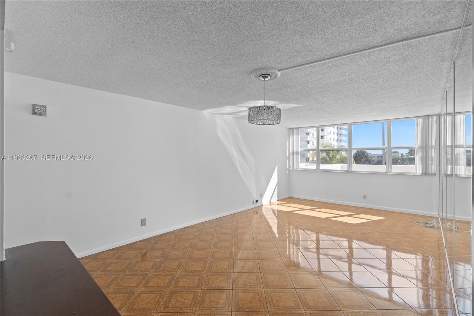 TRAFALGAR TOWERS CONDOMIN - Residential