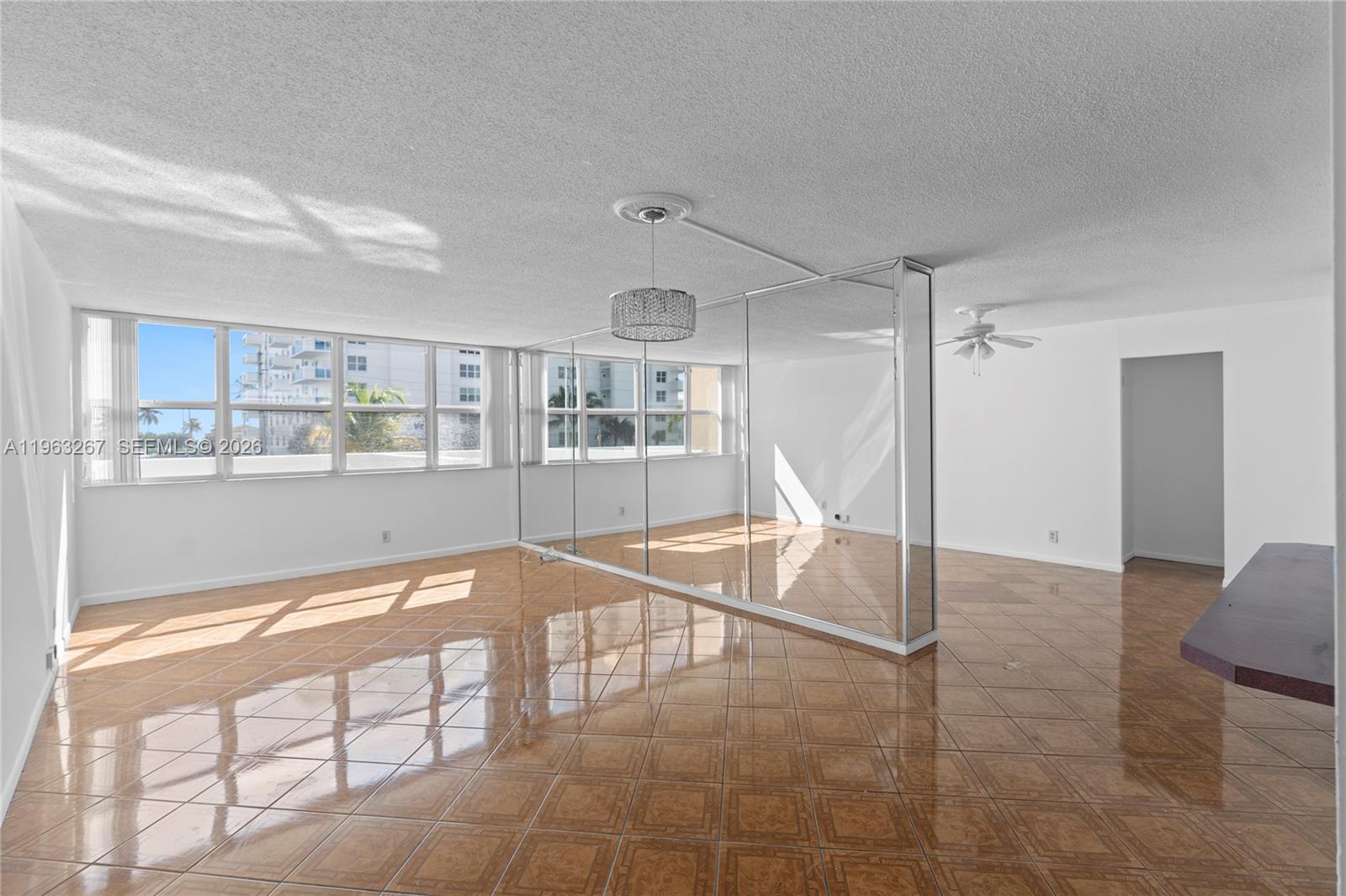 TRAFALGAR TOWERS CONDOMIN - Residential