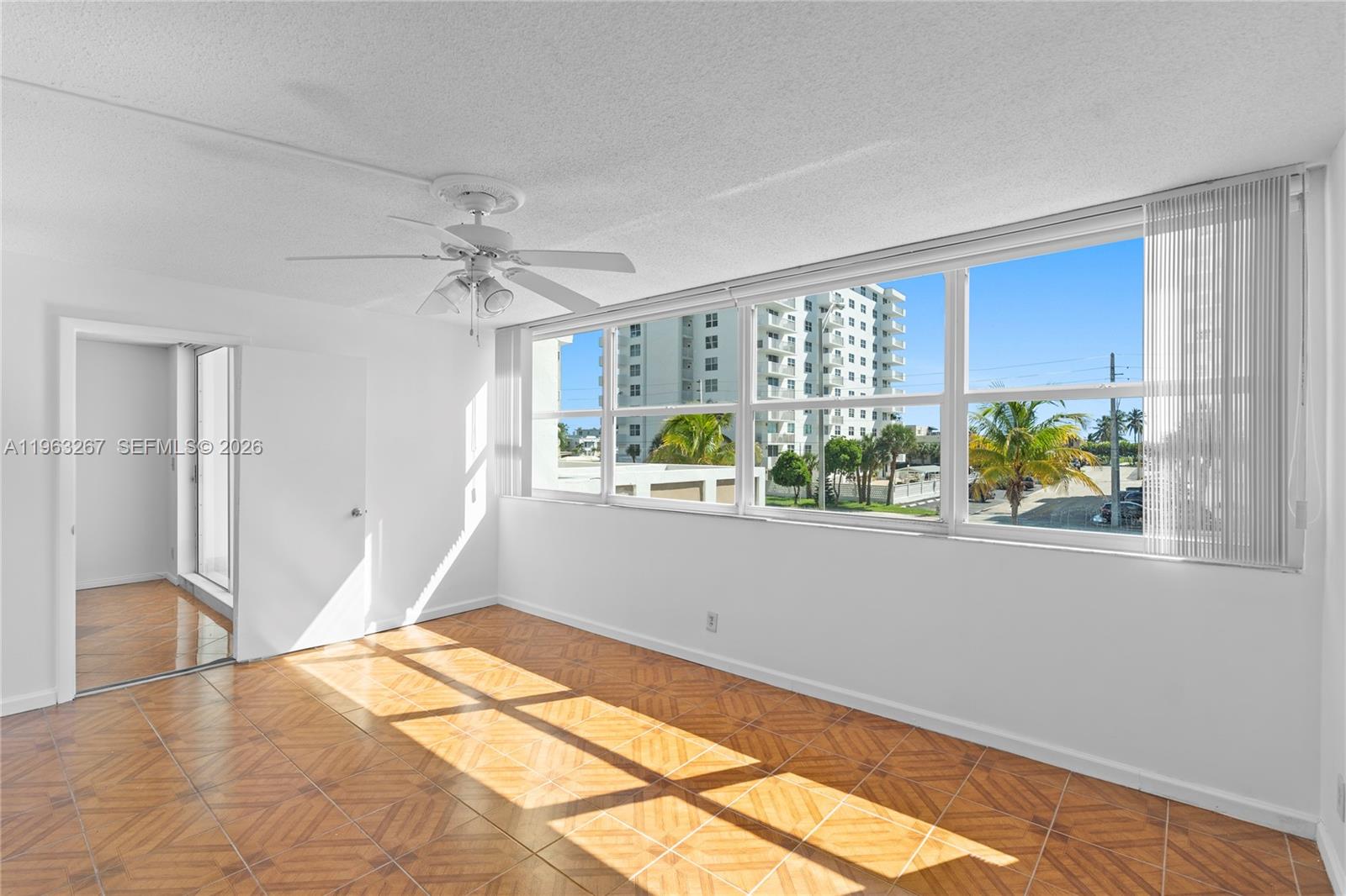 TRAFALGAR TOWERS CONDOMIN - Residential