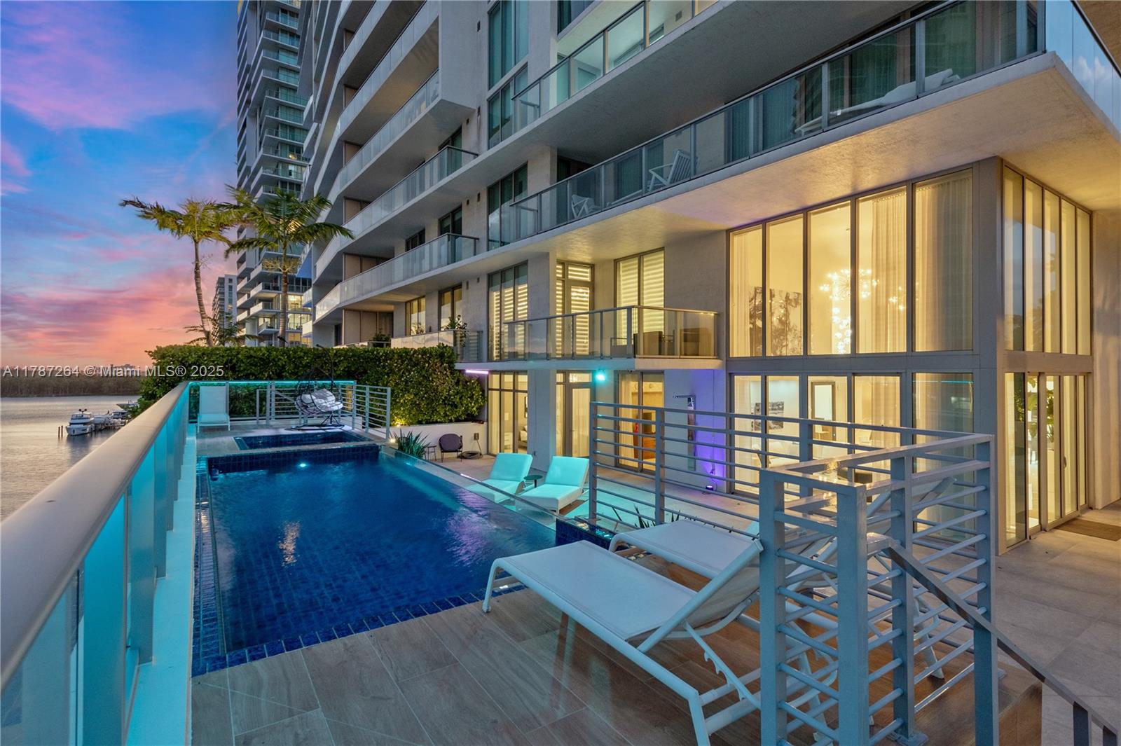 PARQUE TOWERS CONDO - Residential