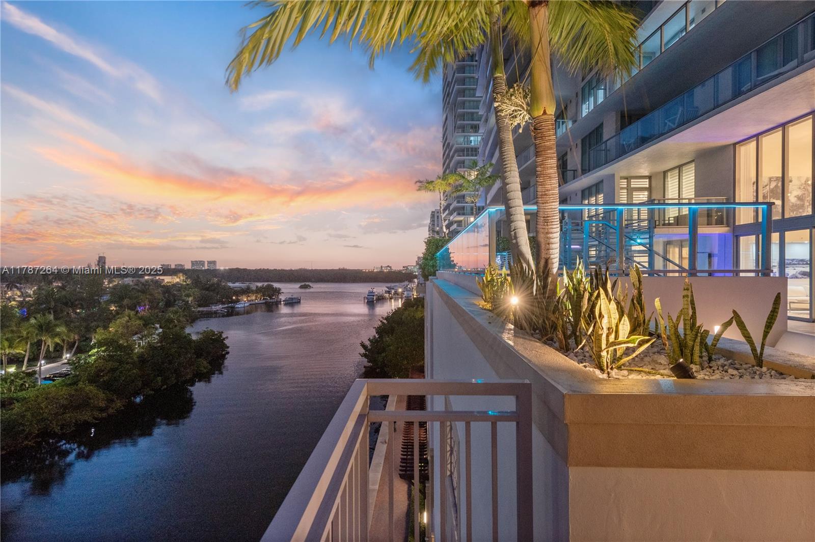 PARQUE TOWERS CONDO - Residential