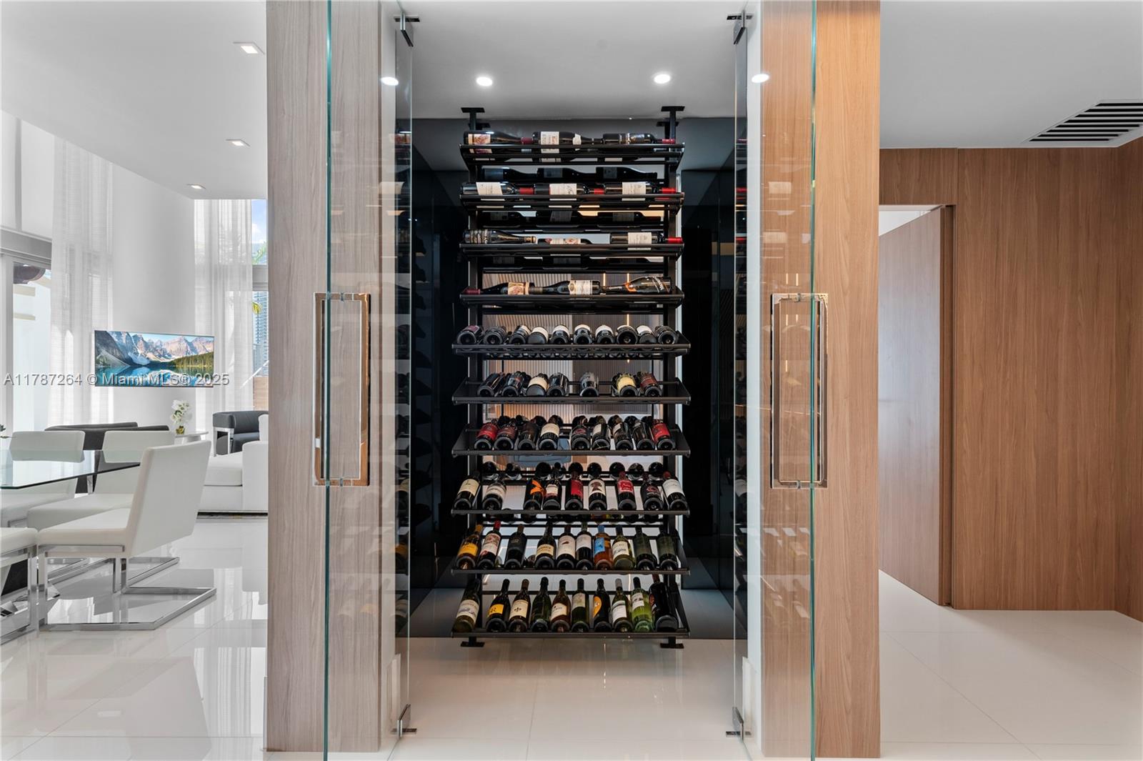 PARQUE TOWERS CONDO - Residential