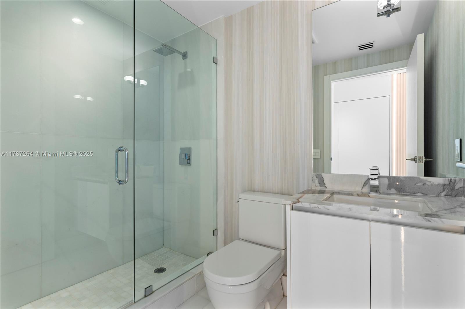 PARQUE TOWERS CONDO - Residential