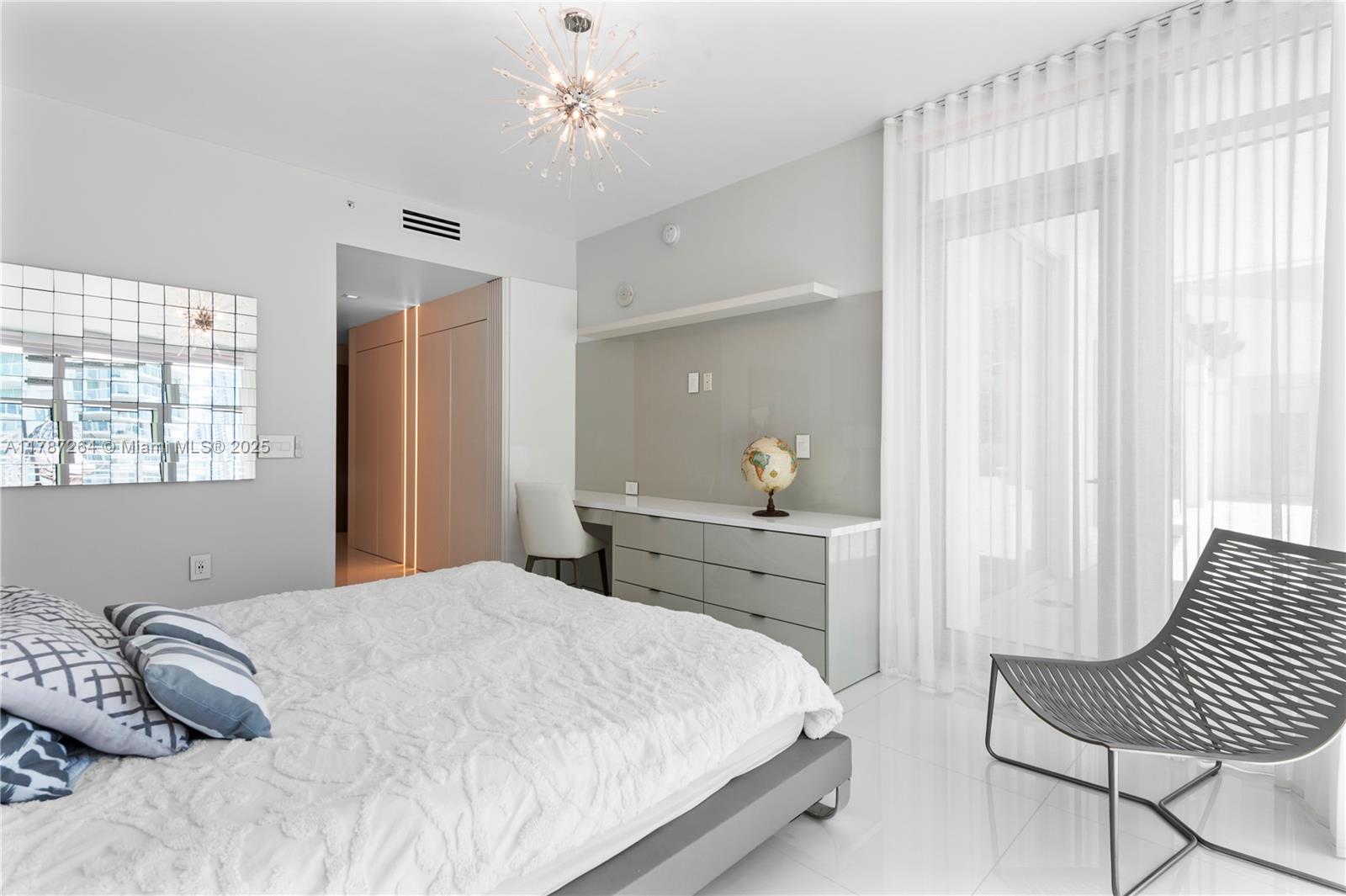 PARQUE TOWERS CONDO - Residential