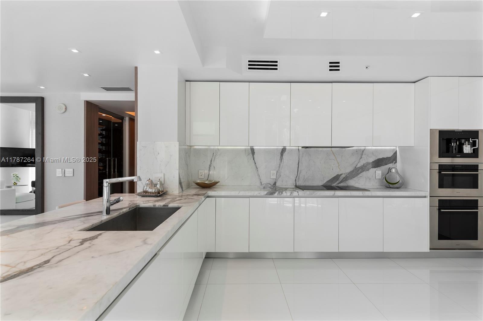 PARQUE TOWERS CONDO - Residential