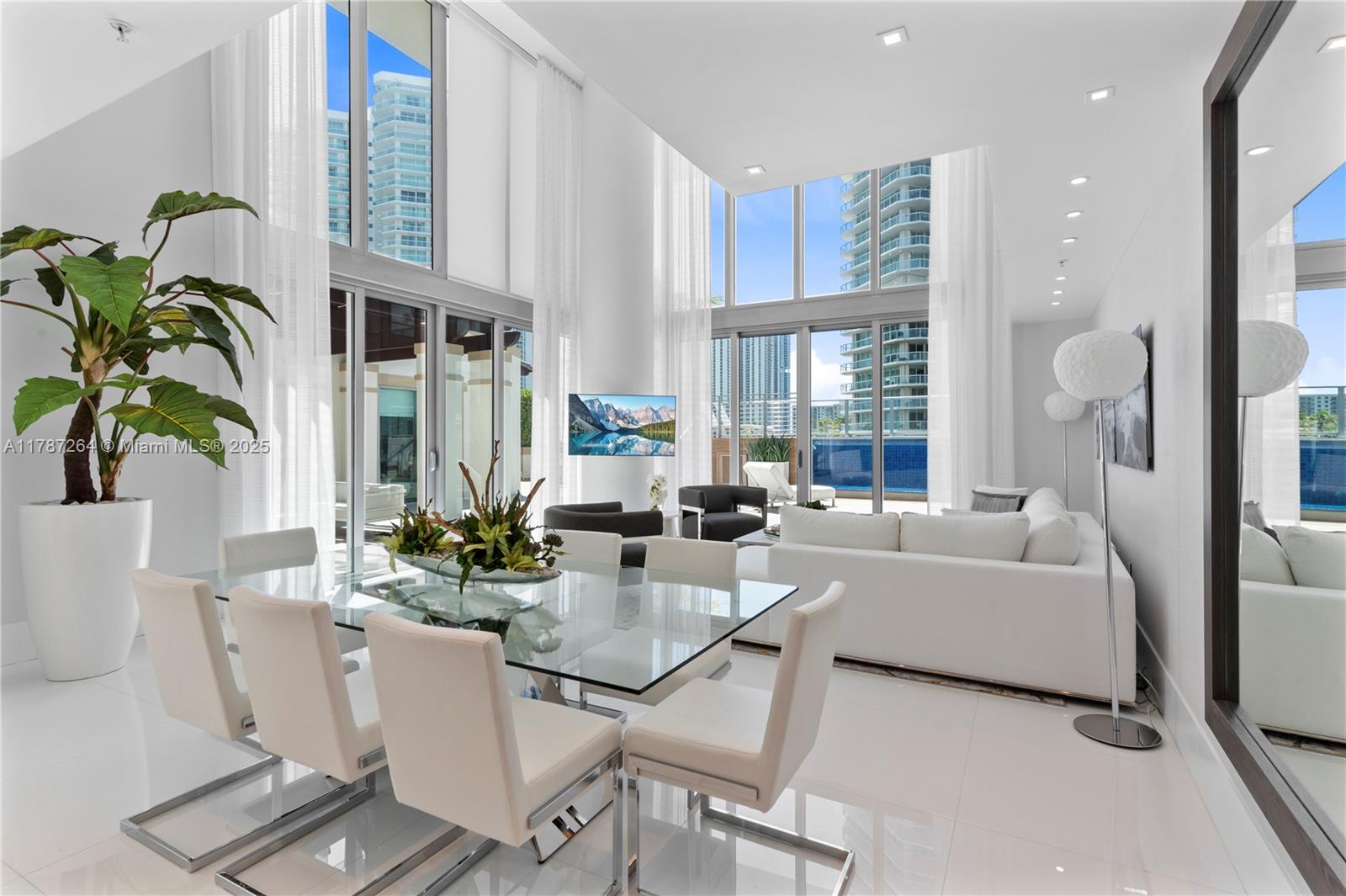 PARQUE TOWERS CONDO - Residential