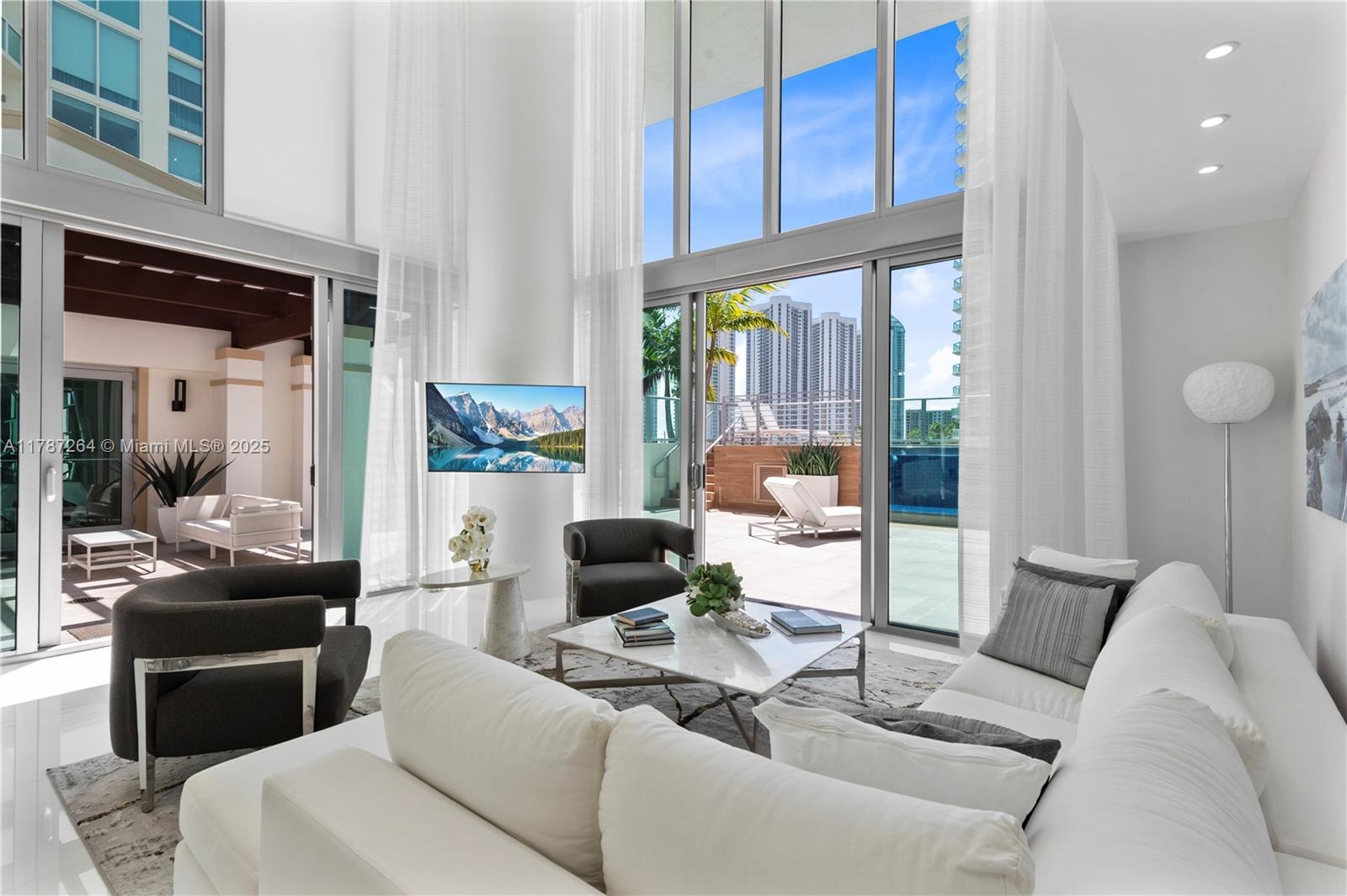 PARQUE TOWERS CONDO - Residential