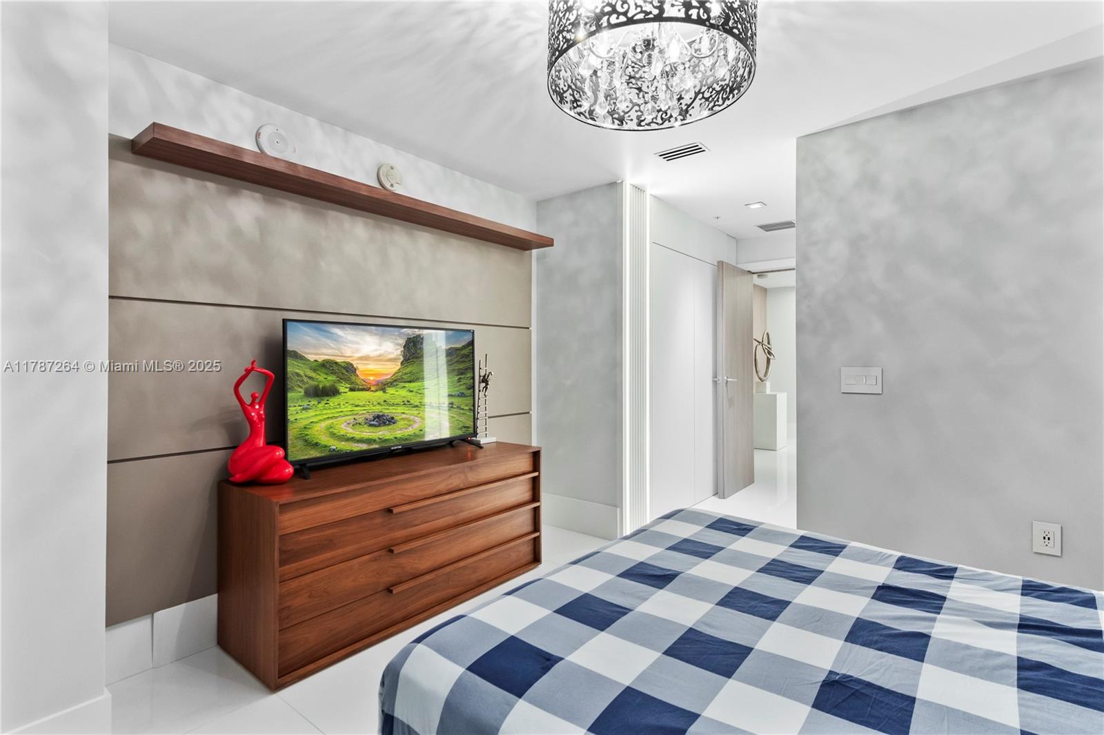 PARQUE TOWERS CONDO - Residential