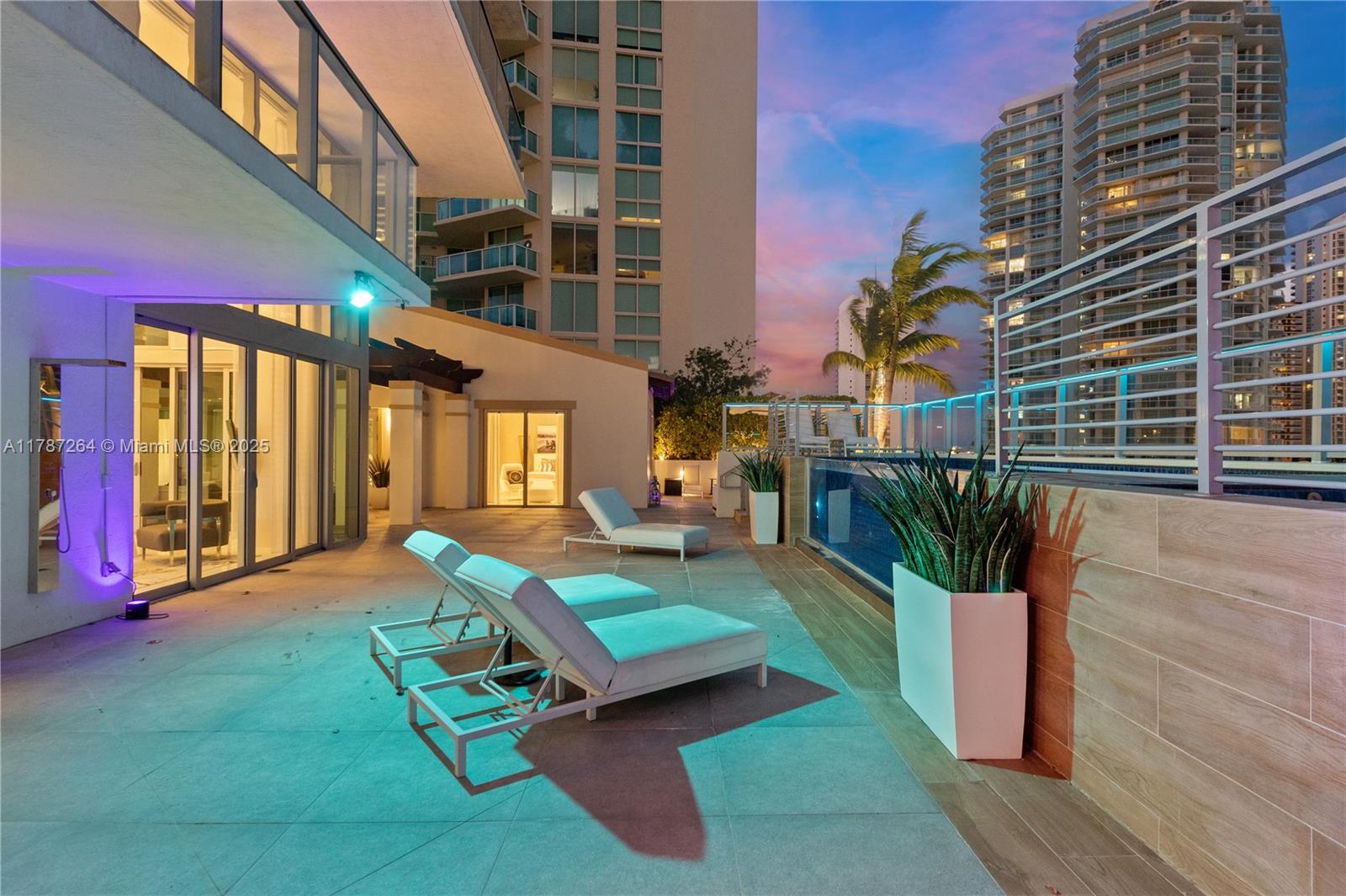 PARQUE TOWERS CONDO - Residential