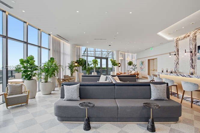 Bayshore Ysabella Condomin - Residential