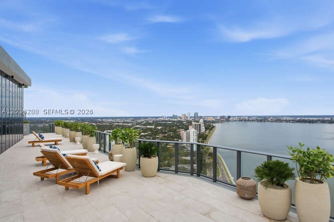 Bayshore Ysabella Condomin - Residential