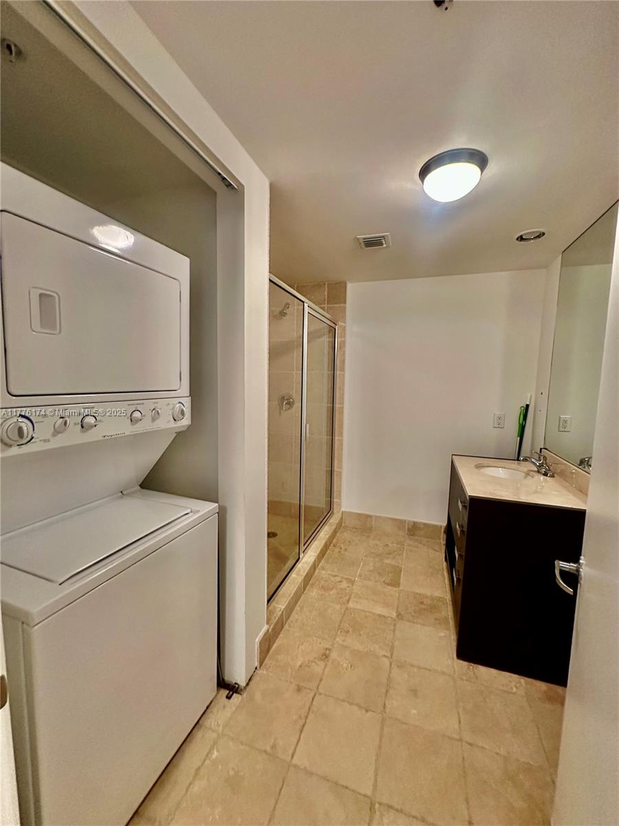 TRUMP ROYALE CONDO - Residential Lease