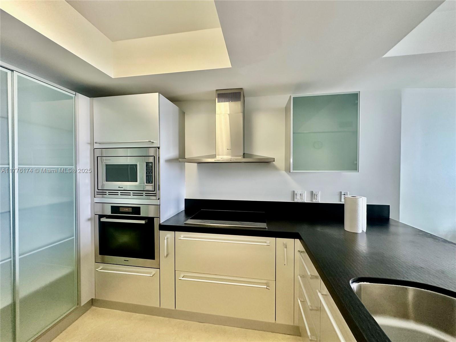 TRUMP ROYALE CONDO - Residential Lease
