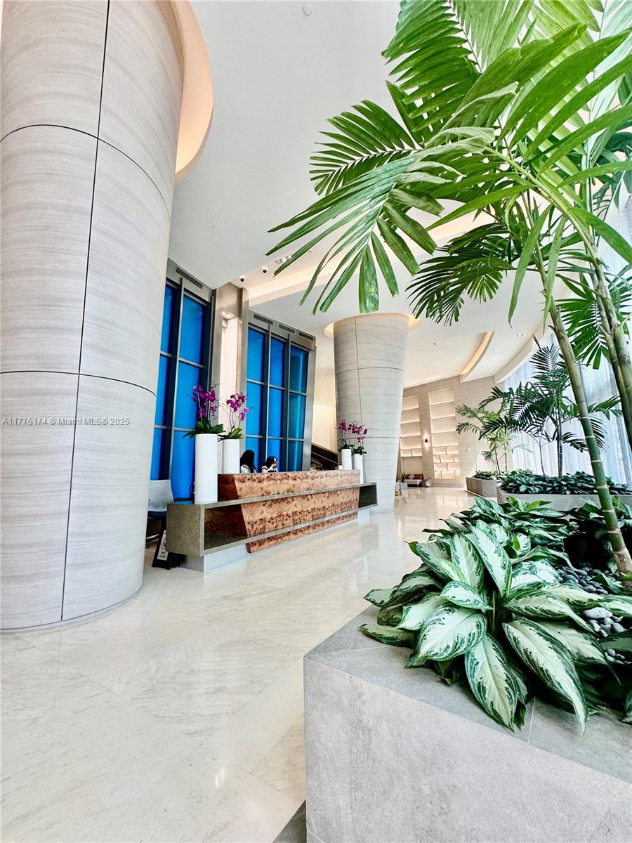 3 Bed AND 3 BATHS, FURNISHED/ UNFURNISHED AVAILABLE . GREAT VIEWS OF THE OCEAN AND INTRACOASTAL. GREAT 5 STAR AMENITIES,4 POOLS, FITNESS/SPA, CLASSED/BEACH SERVICE,TENNIS, ACCESS TO HOTEL AMENITIES, RES'TS, WATER SPORTS PLUS MORE!!