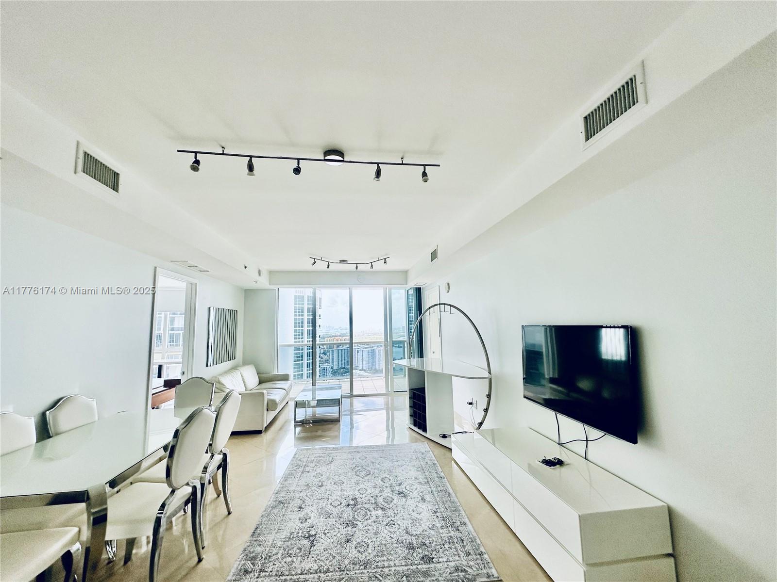 TRUMP ROYALE CONDO - Residential Lease