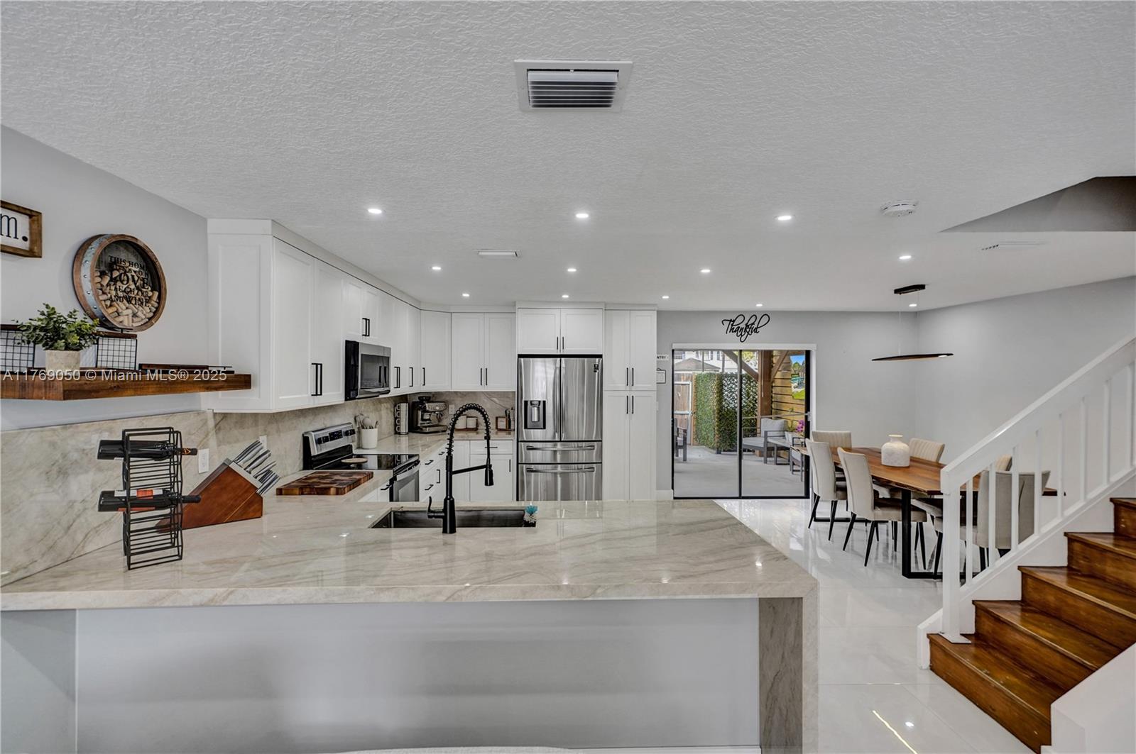LA MAISON AT THE HAMMOCKS - Residential