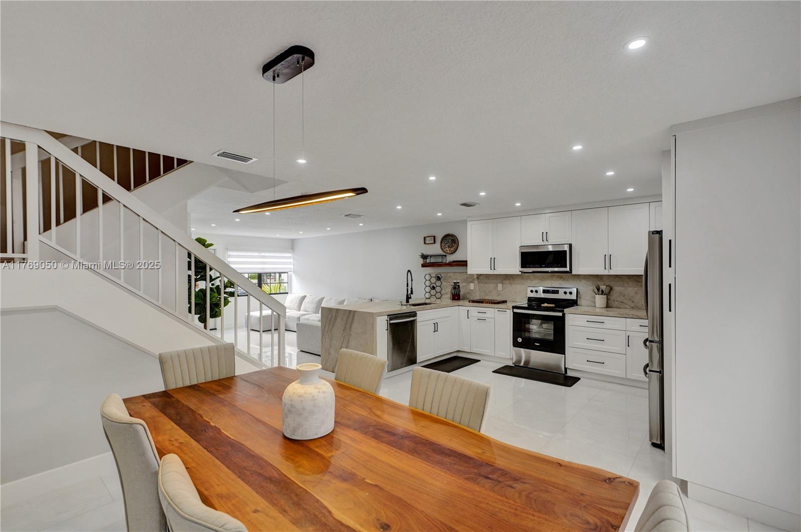 LA MAISON AT THE HAMMOCKS - Residential