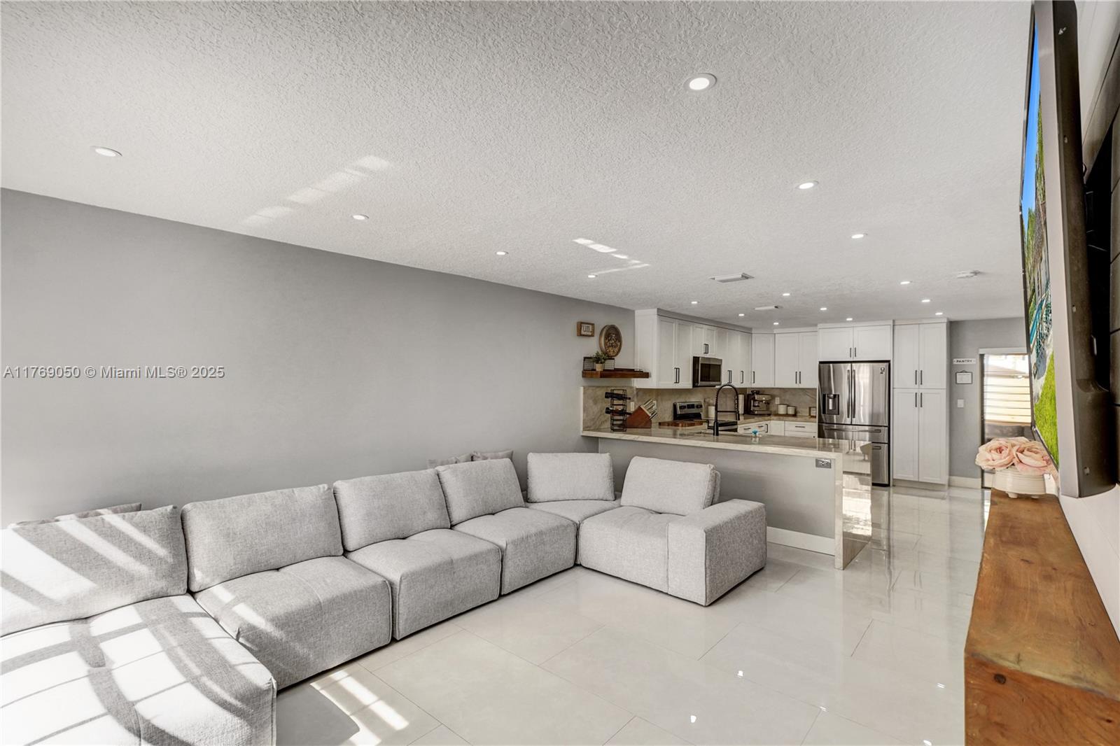 LA MAISON AT THE HAMMOCKS - Residential