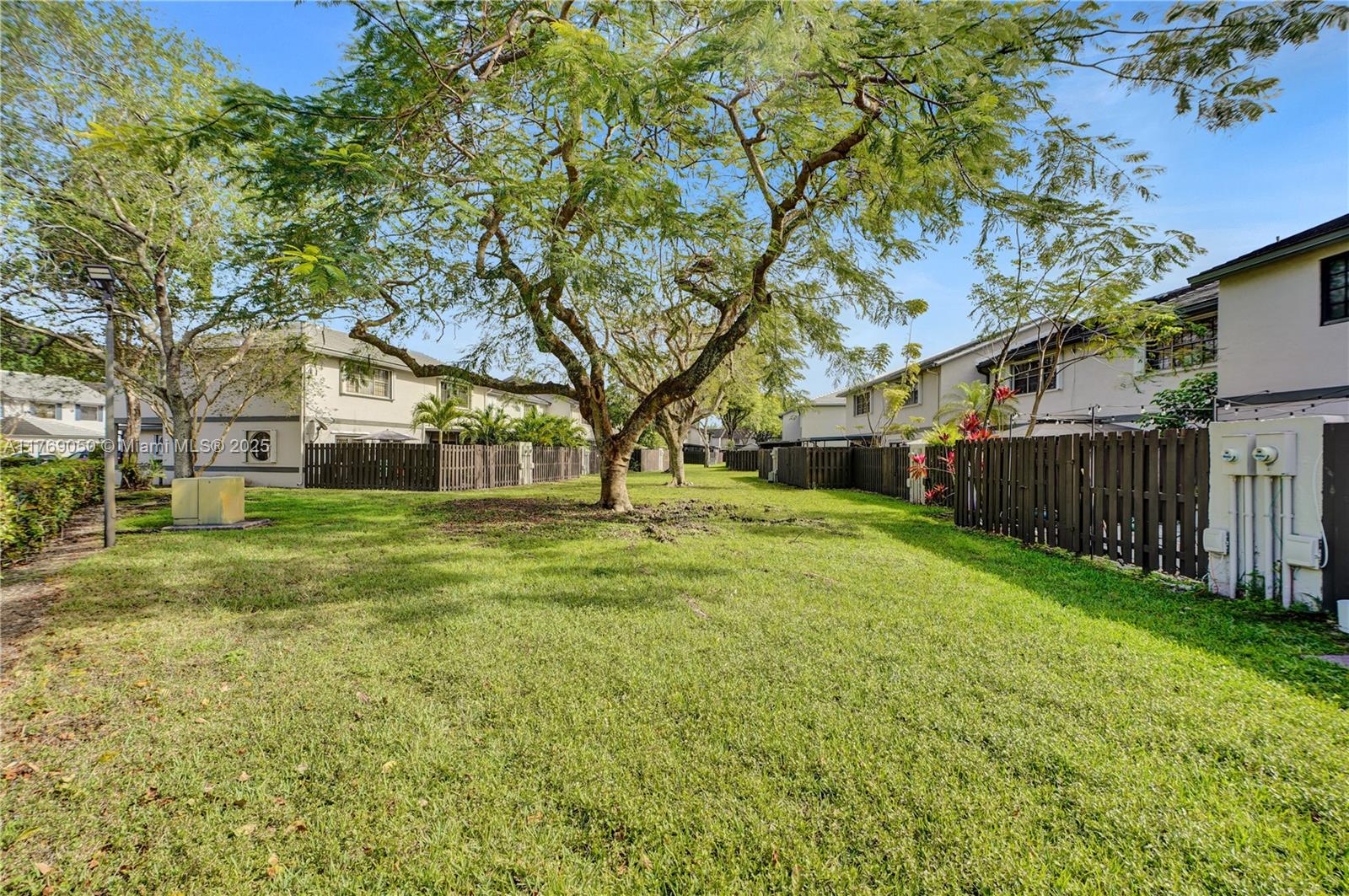 LA MAISON AT THE HAMMOCKS - Residential