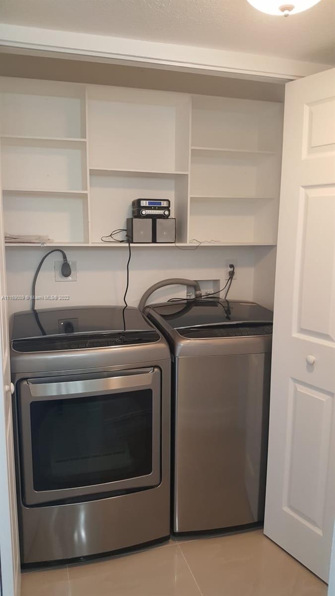 PEPPERMILL AT KENDALE LAKE - Residential