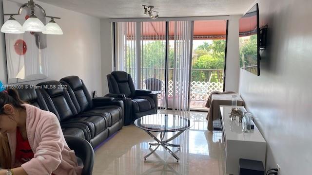 PEPPERMILL AT KENDALE LAKE - Residential