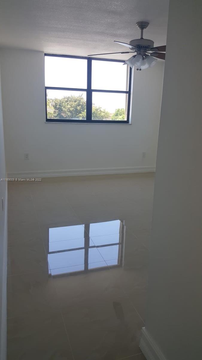 PEPPERMILL AT KENDALE LAKE - Residential