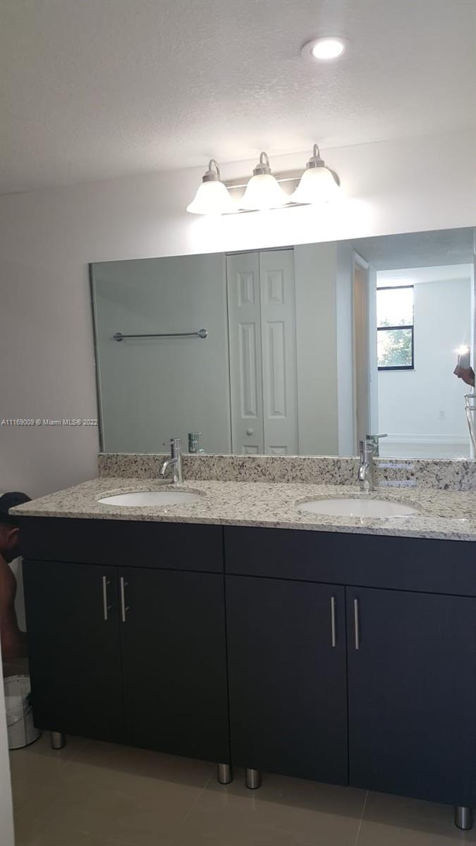 PEPPERMILL AT KENDALE LAKE - Residential