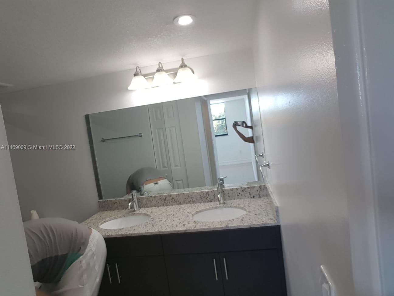 PEPPERMILL AT KENDALE LAKE - Residential