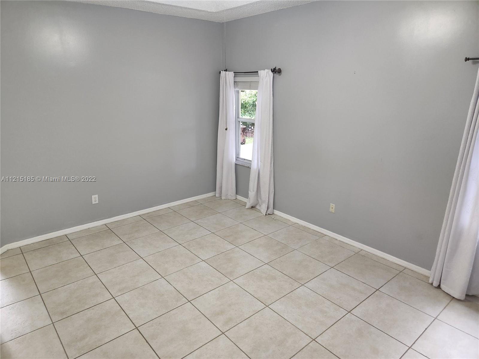 LAKES OF WESTERN PINES RE - Residential Lease