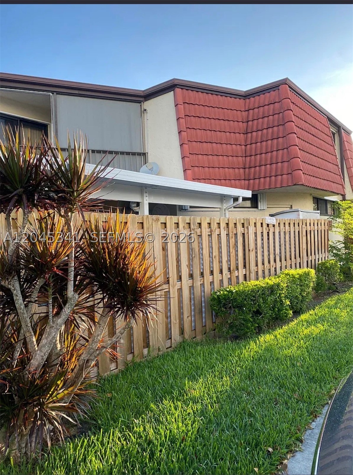 SOMERSET - Residential Lease